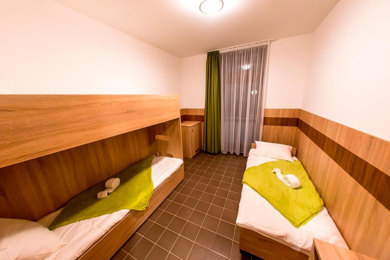Cvse Clubhaz Es Panzio Bed & Breakfast Cegled Ngoại thất bức ảnh