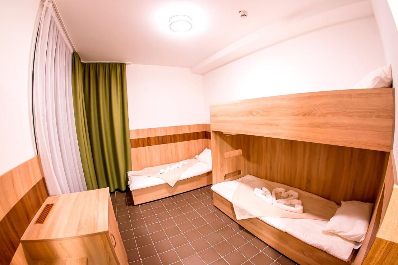 Cvse Clubhaz Es Panzio Bed & Breakfast Cegled Ngoại thất bức ảnh