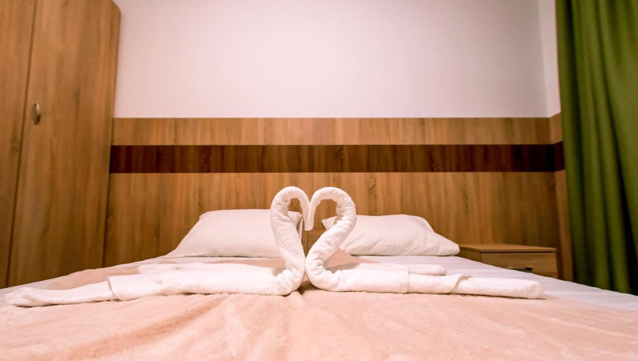 Cvse Clubhaz Es Panzio Bed & Breakfast Cegled Ngoại thất bức ảnh