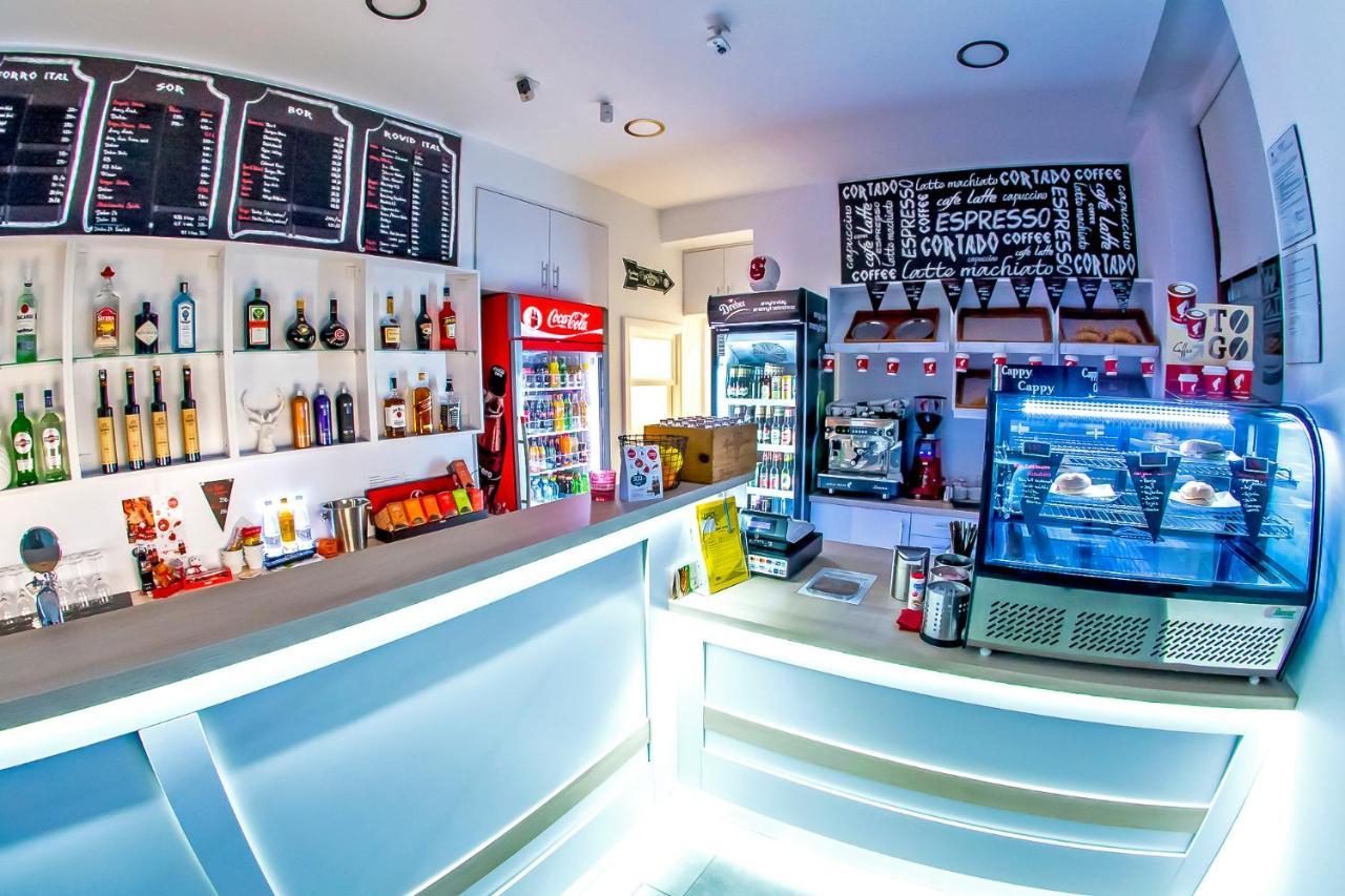 Cvse Clubhaz Es Panzio Bed & Breakfast Cegled Ngoại thất bức ảnh