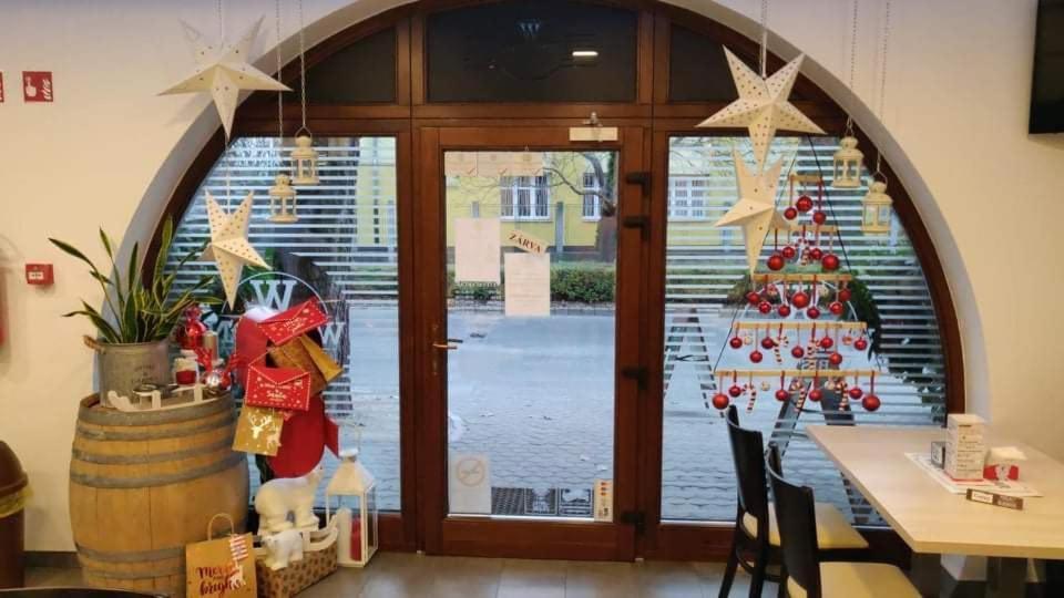 Cvse Clubhaz Es Panzio Bed & Breakfast Cegled Ngoại thất bức ảnh