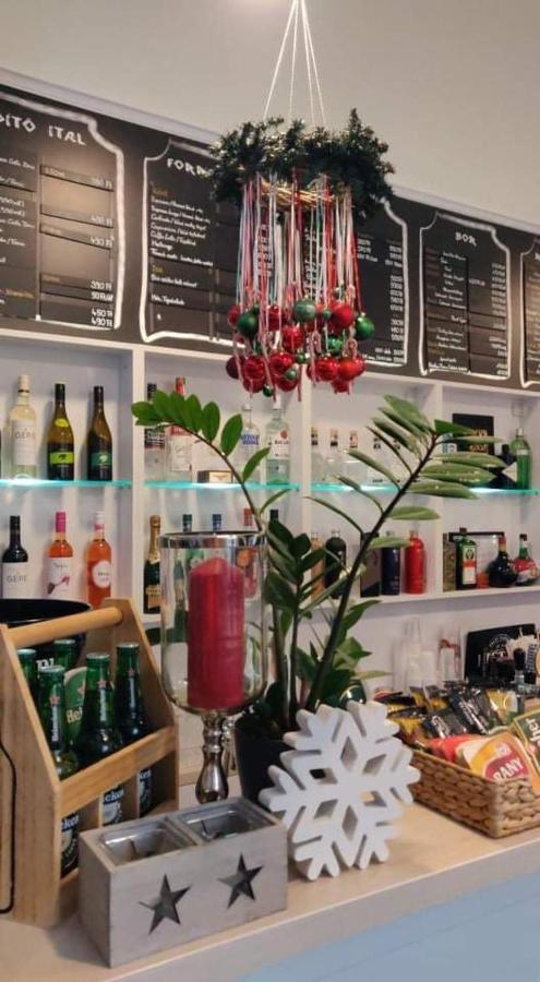 Cvse Clubhaz Es Panzio Bed & Breakfast Cegled Ngoại thất bức ảnh